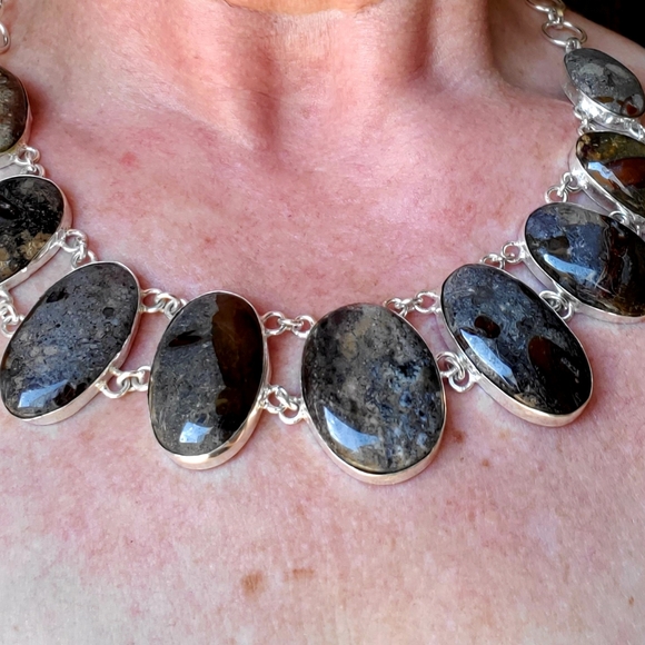 New Amazing Oversized Rock Fossil Silver Statement Necklace. - Picture 2 of 16